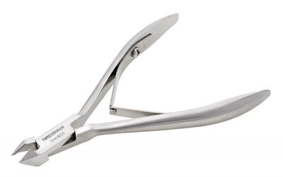 ROCKHARD CUTICLE NIPPER (ALICATE DE CUTÍCULA)