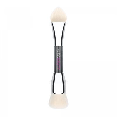 BUILD AND BUFF DOUBLE ENDED FOUNDATION BRUSH (BROCHA PARA BASE)