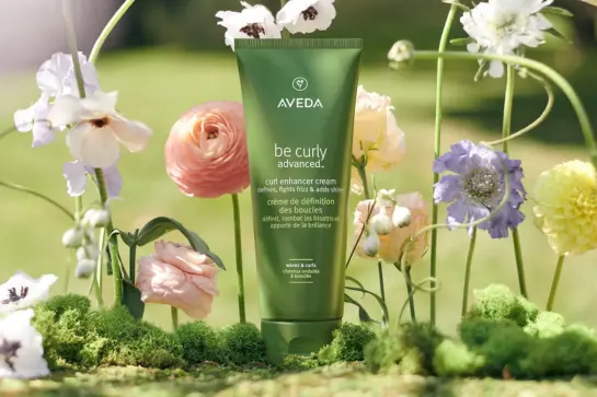 Be Curly Advanced™ Curl Enhancer Cream, reduce el frizz 4 veces instantáneamente hasta por 72 horas