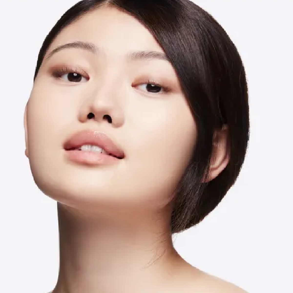 STUDIO RADIANCE MOISTURIZING + ILLUMINATING SILKY PRIM (PREBASE)